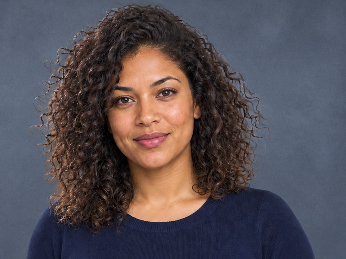 Portrait with a studio background before background removal